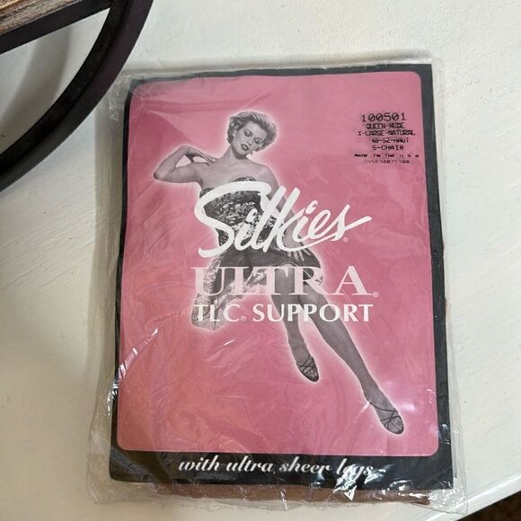Vintage Silkies Pantyhose Queen Nude Size XL - Picture 1 of 3